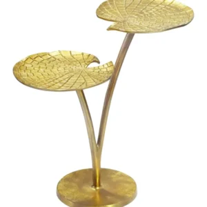 Beistelltisch Seerosenblatt Gold mit zwei blattförmigen Aluminiumplatten und runder Standfläche in Gesamtansicht.