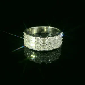 Exklusiver Damenring aus 18 Karat Weissgold – mit 36 Brillanten und Diamanten besetzt - BYZ0004962