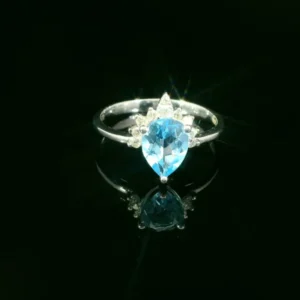Exquisiter Weissgoldring mit Blauem Topas und Diamanten – 18 Karat Luxus in Grösse 54 - YZ0003235