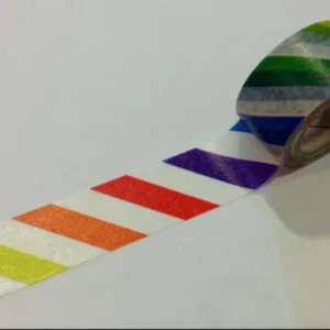 7m-Rolle Papierklebeband in Regenbogenfarben schräg gestreift - bei Polly Paper in Berlin